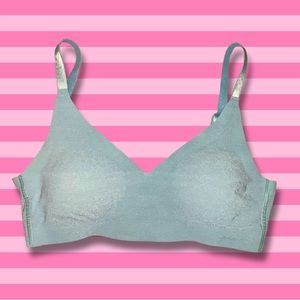 ⭐️ 3/$25 ⭐️PINK by Victoria’s Secret wireless bra bralette size Small NWOT